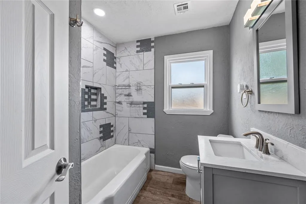 Photo 14 — 827 S 20th Avenue, Chickasha, OK 73018