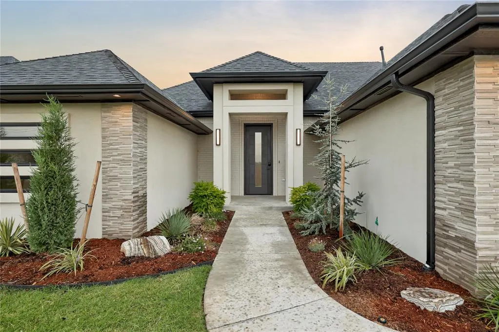 Photo 2 — 9313 NW 79th Terrace, Yukon, OK 73099