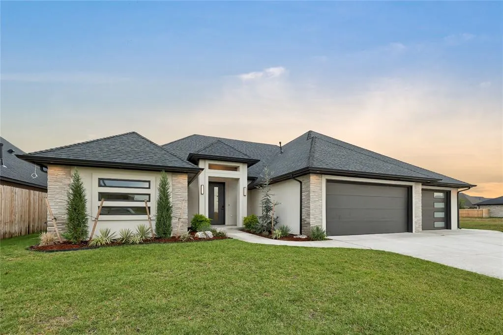 Front exterior — 9313 NW 79th Terrace, Yukon, OK 73099