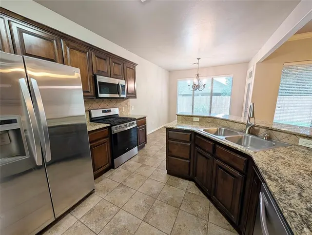 Photo 6 — 19100 Canyon Creek Place, Edmond, OK 73012