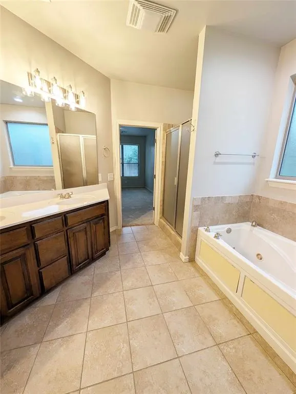 Photo 11 — 19100 Canyon Creek Place, Edmond, OK 73012