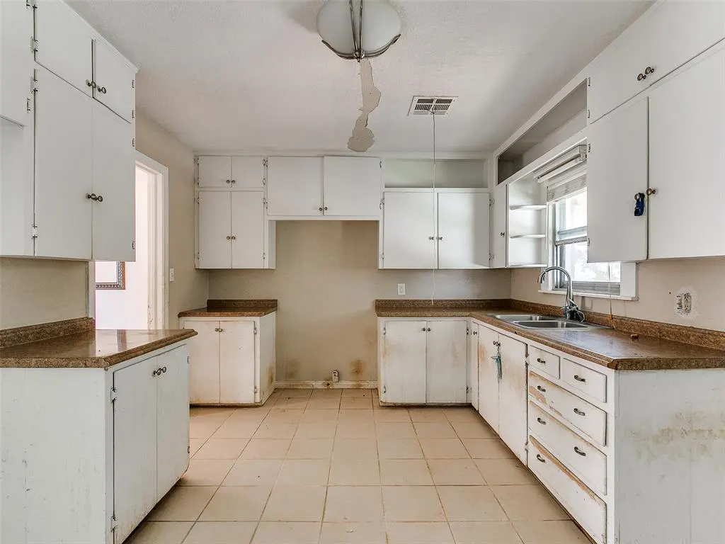 Photo 8 — 1301 NE 38th Street, Oklahoma City, OK 73111