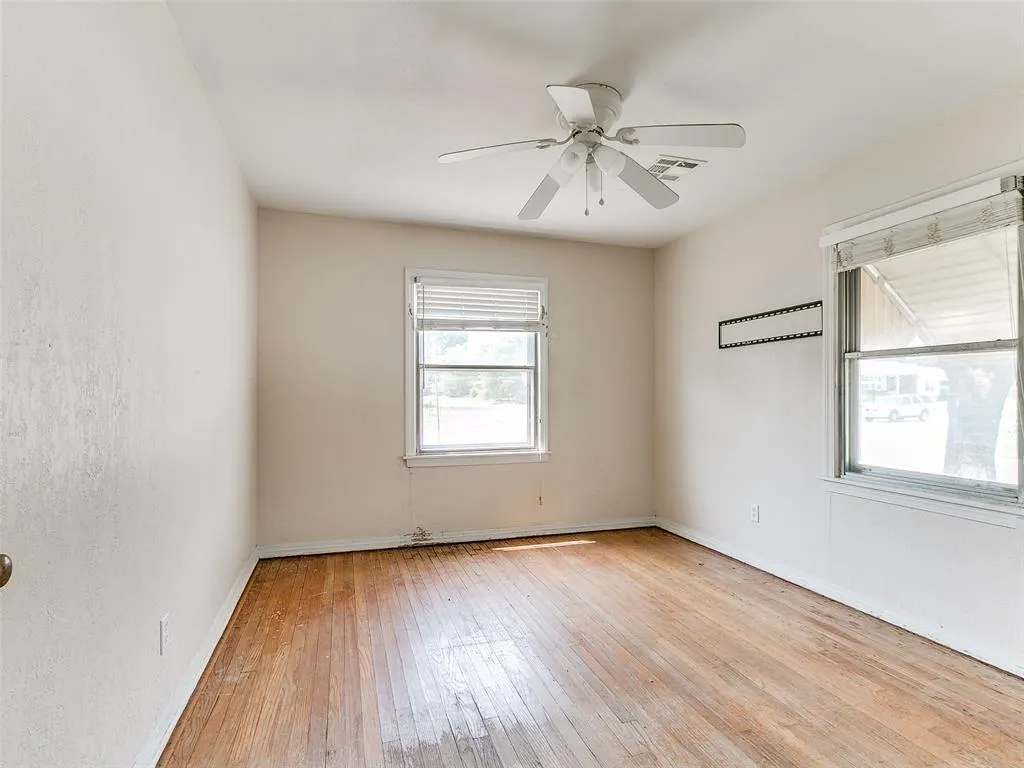 Photo 11 — 1301 NE 38th Street, Oklahoma City, OK 73111