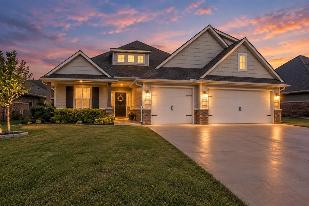 Front exterior — 609 Side Track Road, Yukon, OK 73099