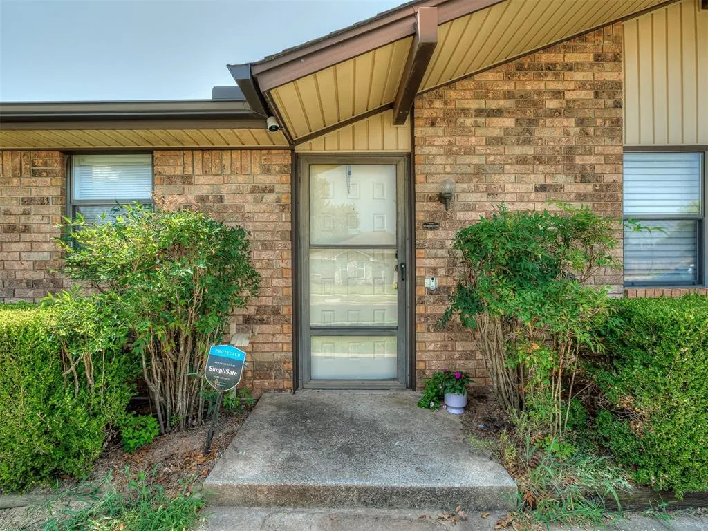 Front exterior — 2010 Rising Hill Drive, Norman, OK 73071
