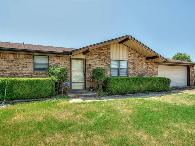 Photo 2 — 2010 Rising Hill Drive, Norman, OK 73071