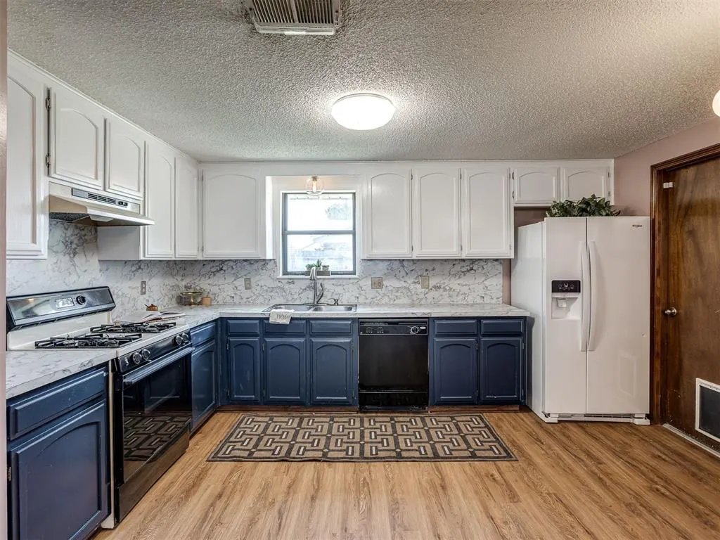 Photo 11 — 2010 Rising Hill Drive, Norman, OK 73071