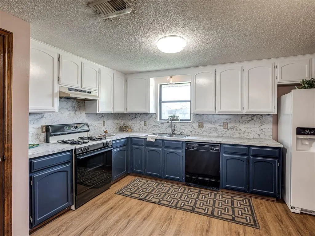 Photo 12 — 2010 Rising Hill Drive, Norman, OK 73071