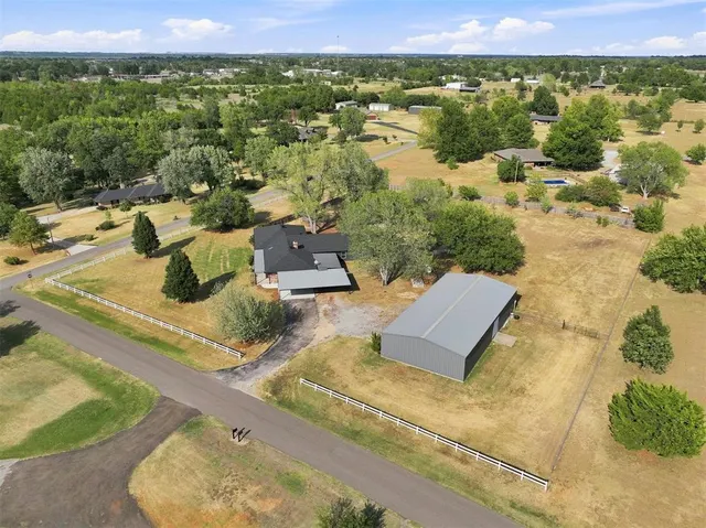 Photo 2 — 310 Cottonwood Drive, Tuttle, OK 73089