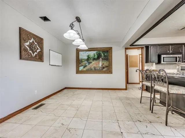 Photo 4 — 1613 Kingsgate Road, Oklahoma City, OK 73159