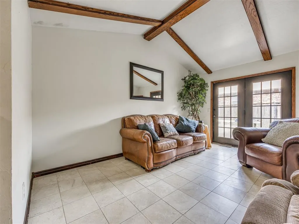 Photo 6 — 1613 Kingsgate Road, Oklahoma City, OK 73159