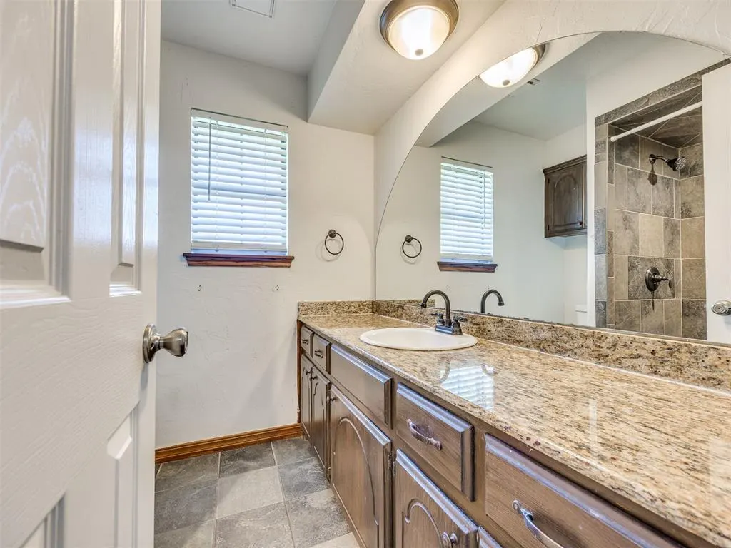 Photo 10 — 1613 Kingsgate Road, Oklahoma City, OK 73159