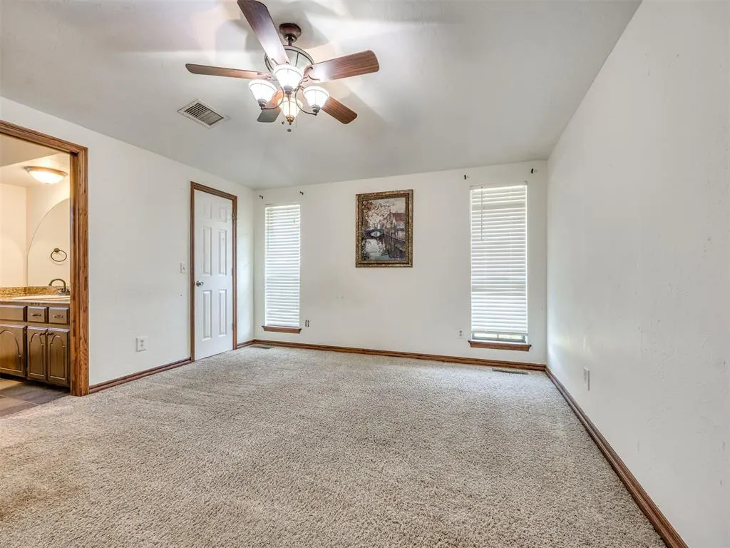 Photo 12 — 1613 Kingsgate Road, Oklahoma City, OK 73159