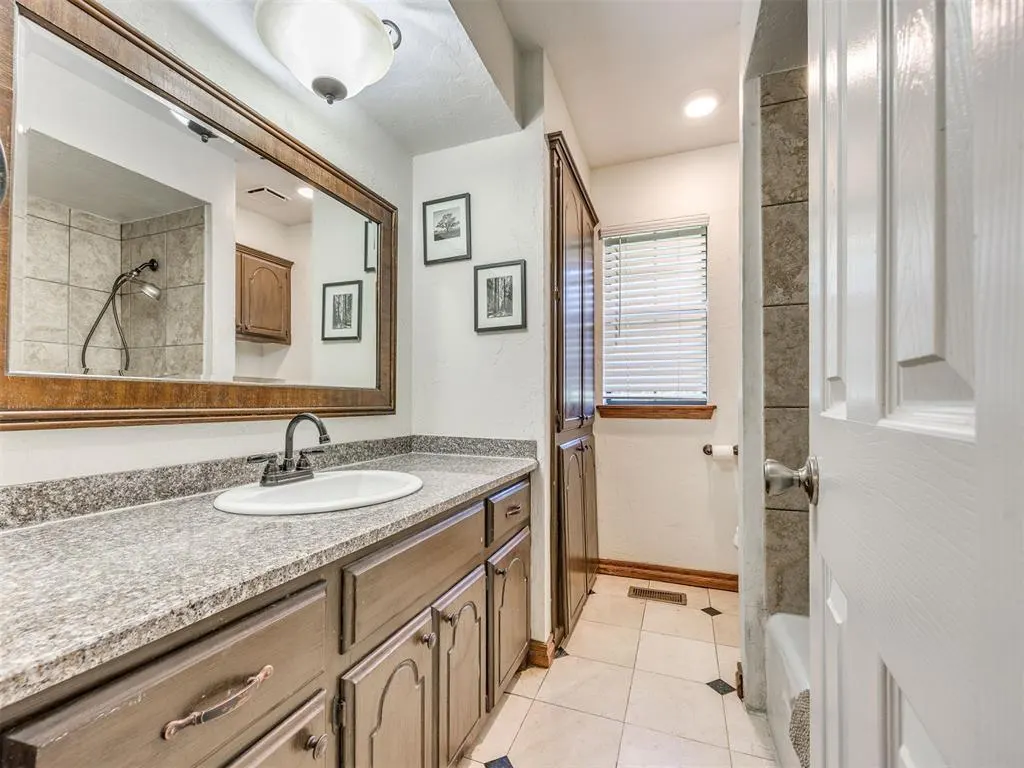 Photo 14 — 1613 Kingsgate Road, Oklahoma City, OK 73159