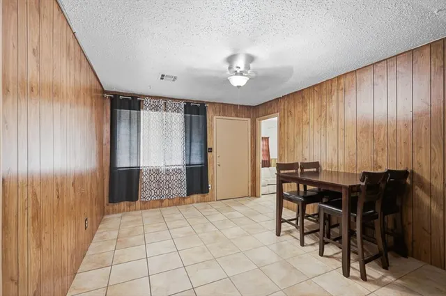Photo 5 — 811 NW 1st Street, Moore, OK 73160