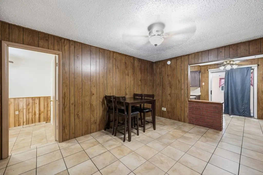 Photo 6 — 811 NW 1st Street, Moore, OK 73160