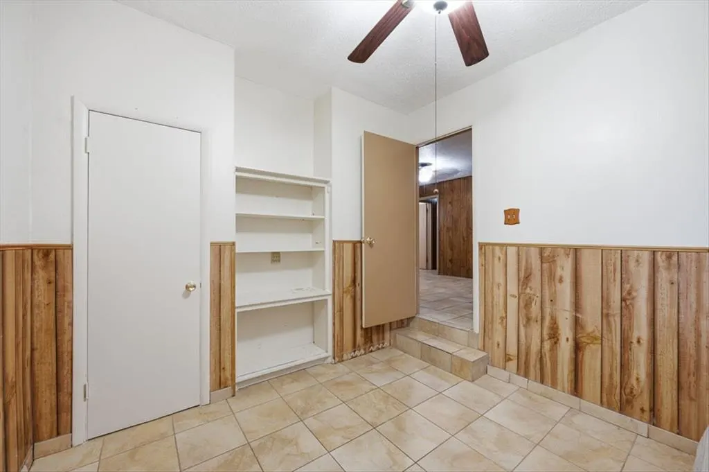 Photo 9 — 811 NW 1st Street, Moore, OK 73160
