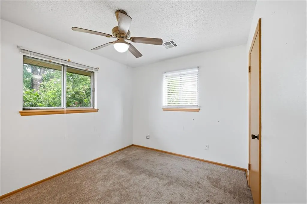 Photo 24 — 811 NW 1st Street, Moore, OK 73160