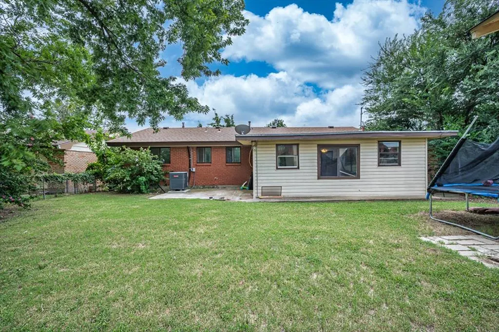Photo 31 — 811 NW 1st Street, Moore, OK 73160