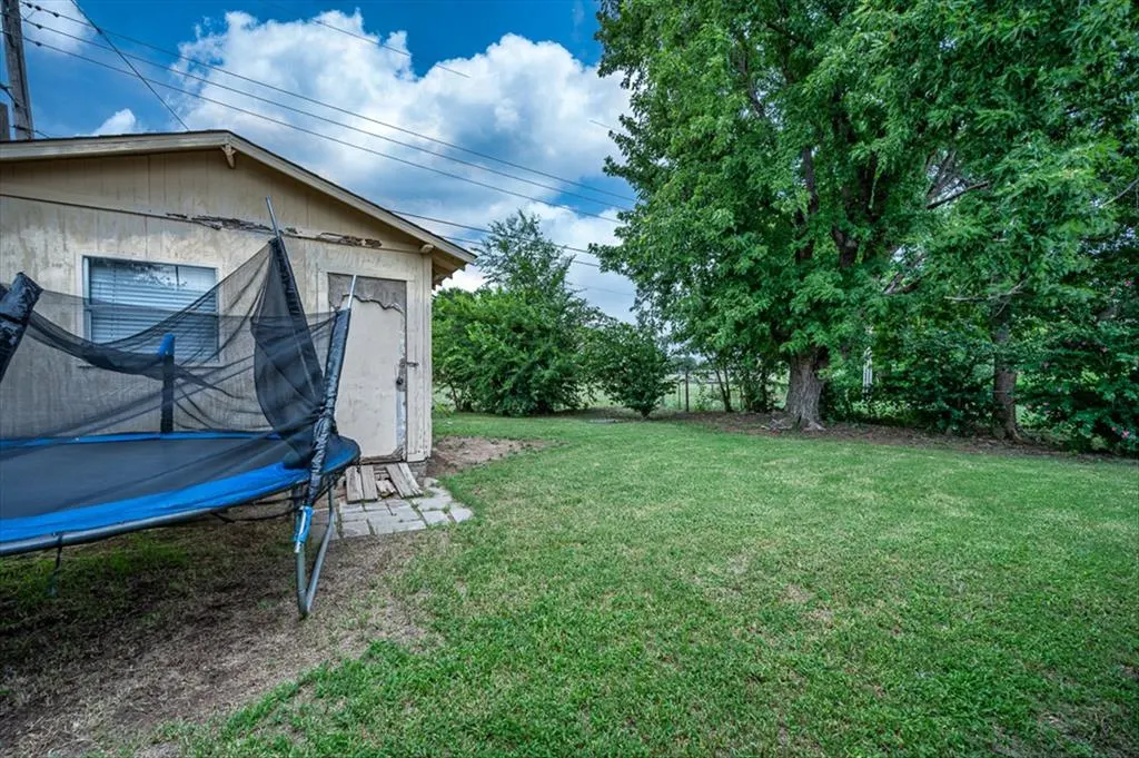 Photo 32 — 811 NW 1st Street, Moore, OK 73160