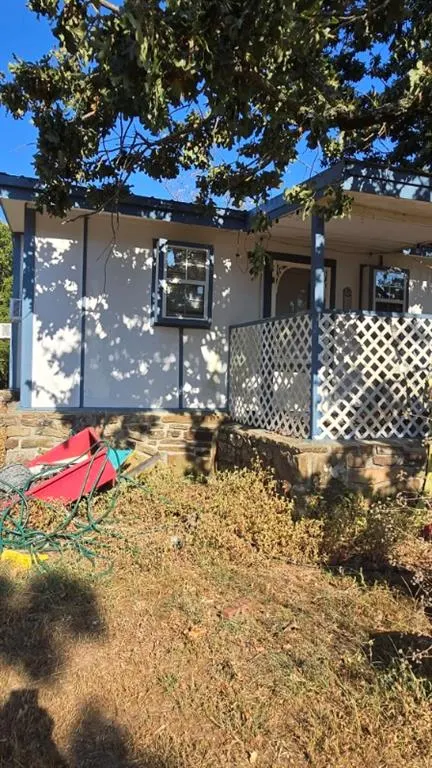 Photo 2 — 825 Bus Loop, Eufaula, OK 74432