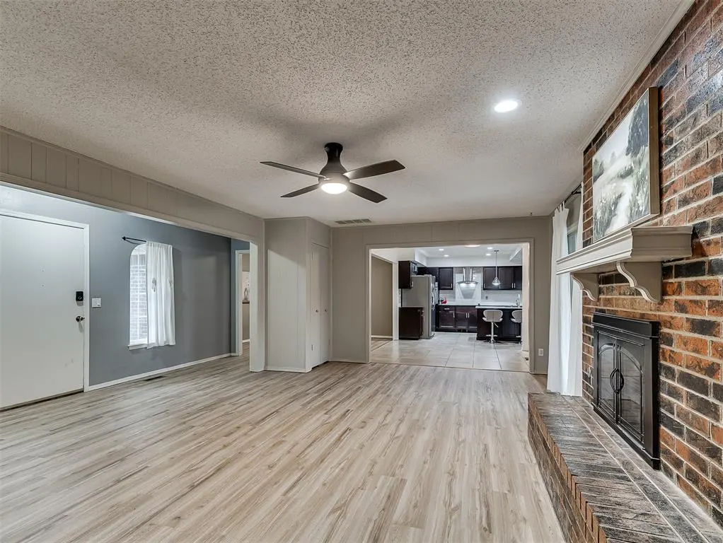 Photo 6 — 11616 Century Drive, Oklahoma City, OK 73162