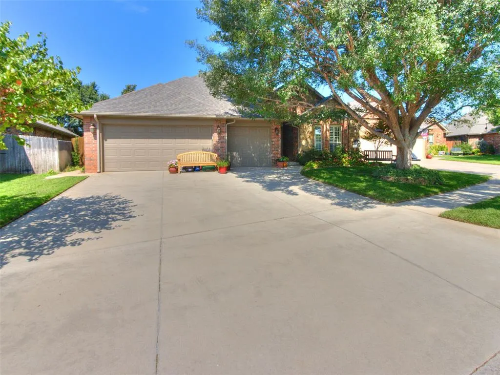 Photo 2 — 4124 Eden Court, Norman, OK 73072