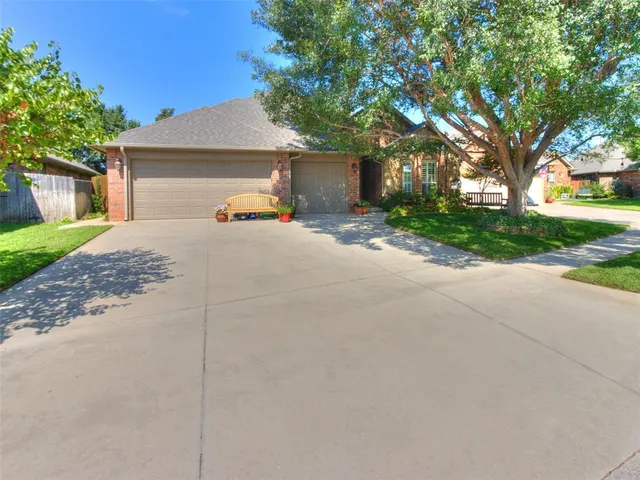 Photo 2 — 4124 Eden Court, Norman, OK 73072