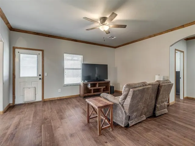 Photo 4 — 11521 SW 25th Street, Yukon, OK 73099