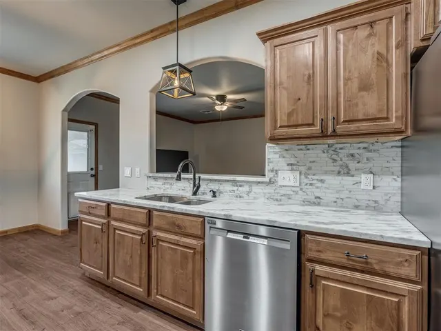 Photo 7 — 11521 SW 25th Street, Yukon, OK 73099