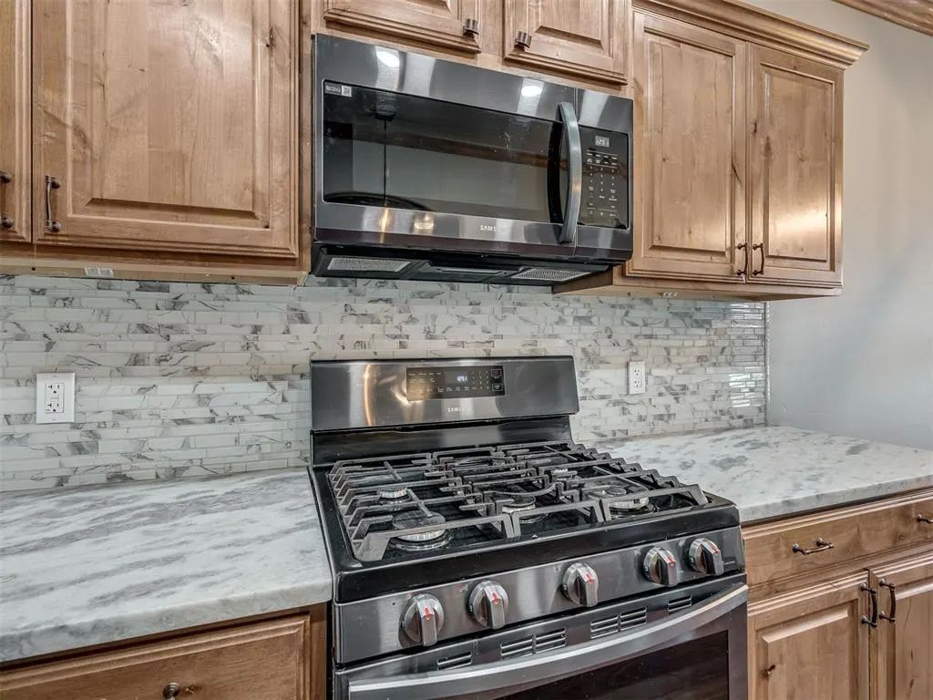 Photo 9 — 11521 SW 25th Street, Yukon, OK 73099
