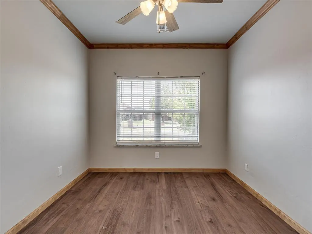 Photo 11 — 11521 SW 25th Street, Yukon, OK 73099