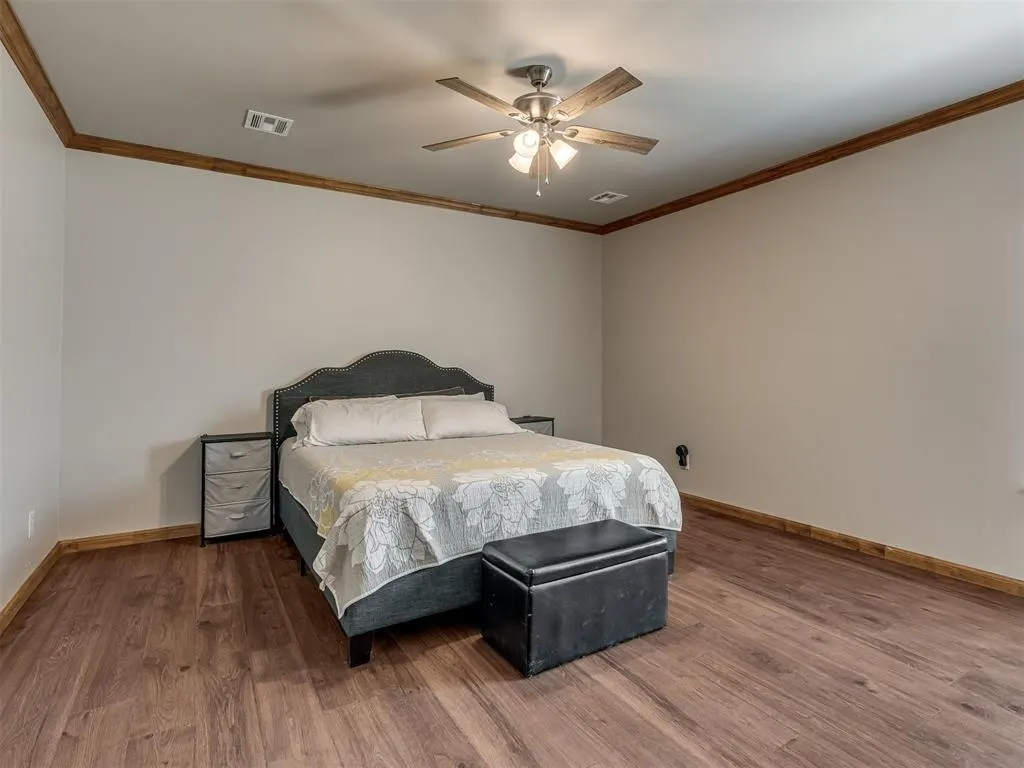 Photo 13 — 11521 SW 25th Street, Yukon, OK 73099