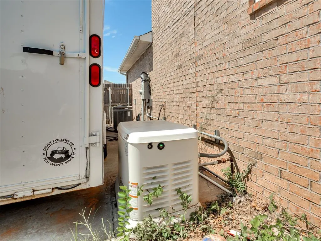 Photo 29 — 11521 SW 25th Street, Yukon, OK 73099