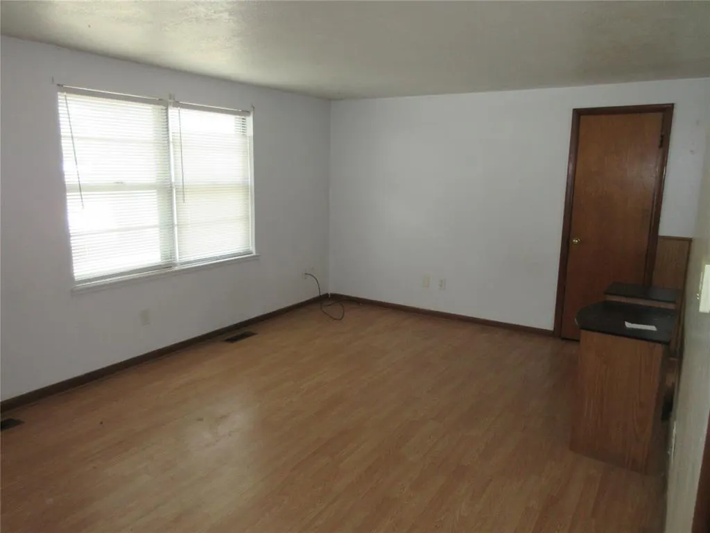 Photo 4 — 104 Robin Lane, Tecumseh, OK 74873