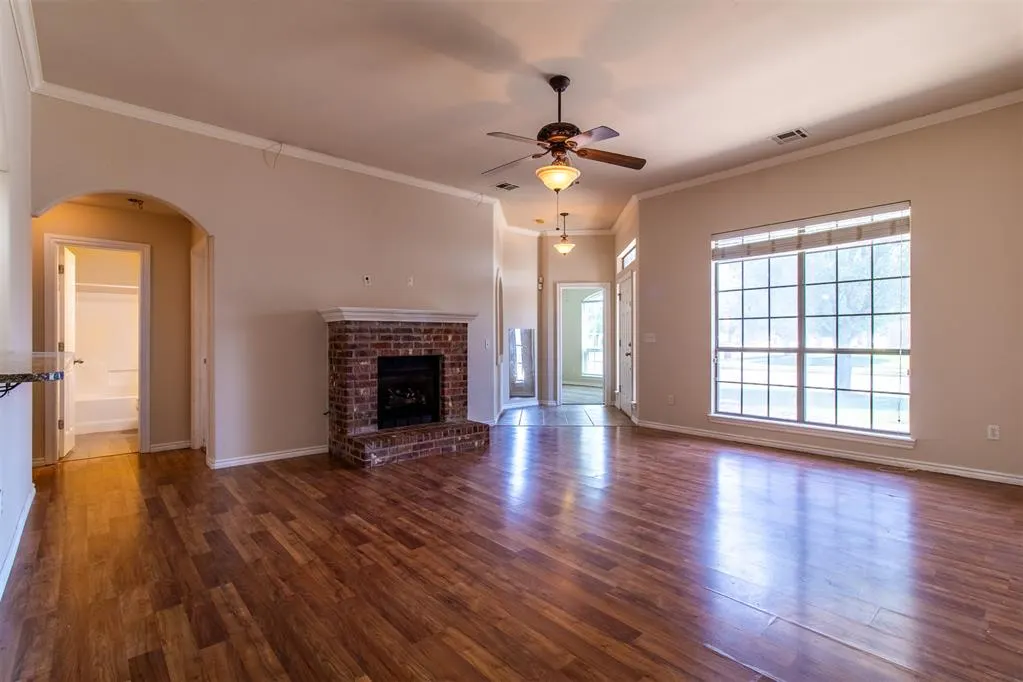 Photo 7 — 8121 Woodhue Drive, Oklahoma City, OK 73135