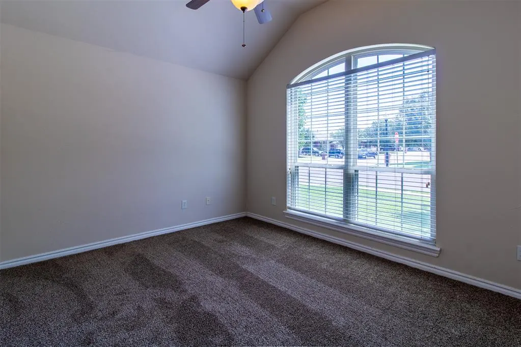 Photo 9 — 8121 Woodhue Drive, Oklahoma City, OK 73135