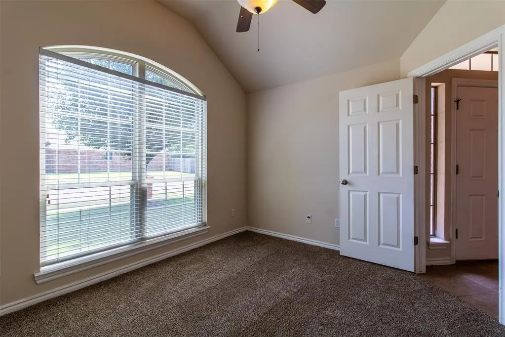 Photo 10 — 8121 Woodhue Drive, Oklahoma City, OK 73135