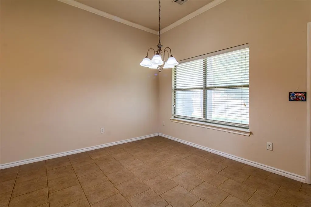 Photo 18 — 8121 Woodhue Drive, Oklahoma City, OK 73135