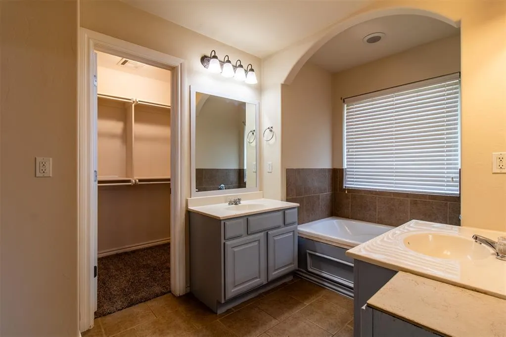 Photo 23 — 8121 Woodhue Drive, Oklahoma City, OK 73135