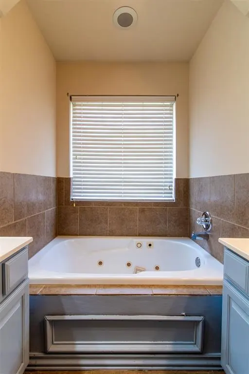 Photo 28 — 8121 Woodhue Drive, Oklahoma City, OK 73135