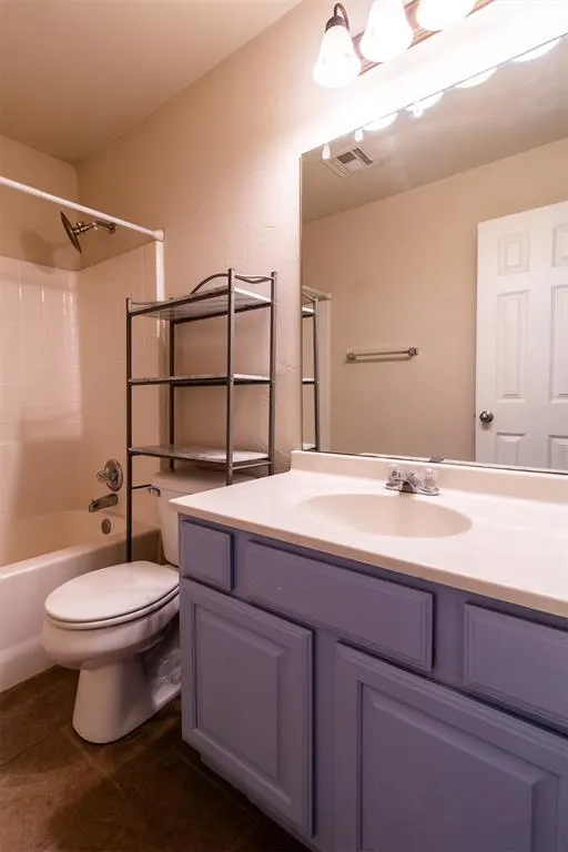 Photo 36 — 8121 Woodhue Drive, Oklahoma City, OK 73135