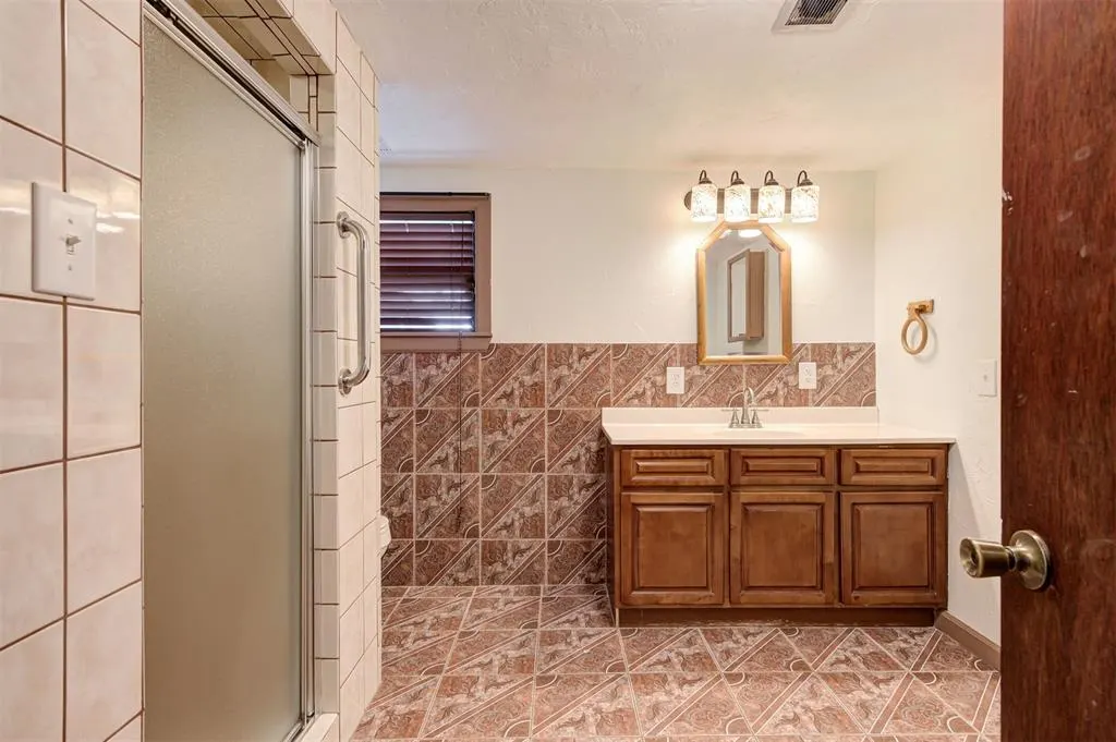 Photo 18 — 2532 NW 38th Street, Oklahoma City, OK 73112