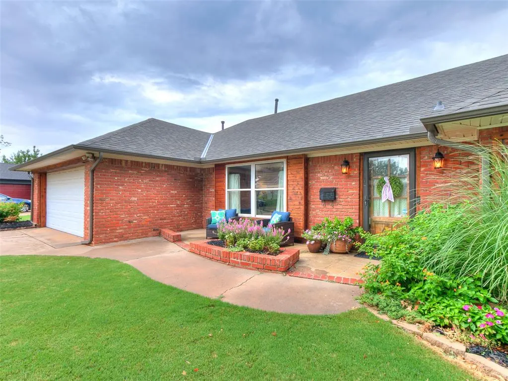 Photo 9 — 6445 N Sterling Drive, Oklahoma City, OK 73132