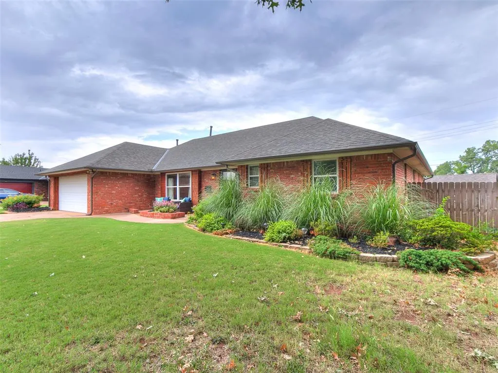Photo 10 — 6445 N Sterling Drive, Oklahoma City, OK 73132