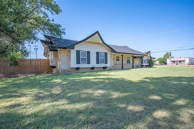 Photo 2 — 100 Bellaire Drive, Oklahoma City, OK 73160