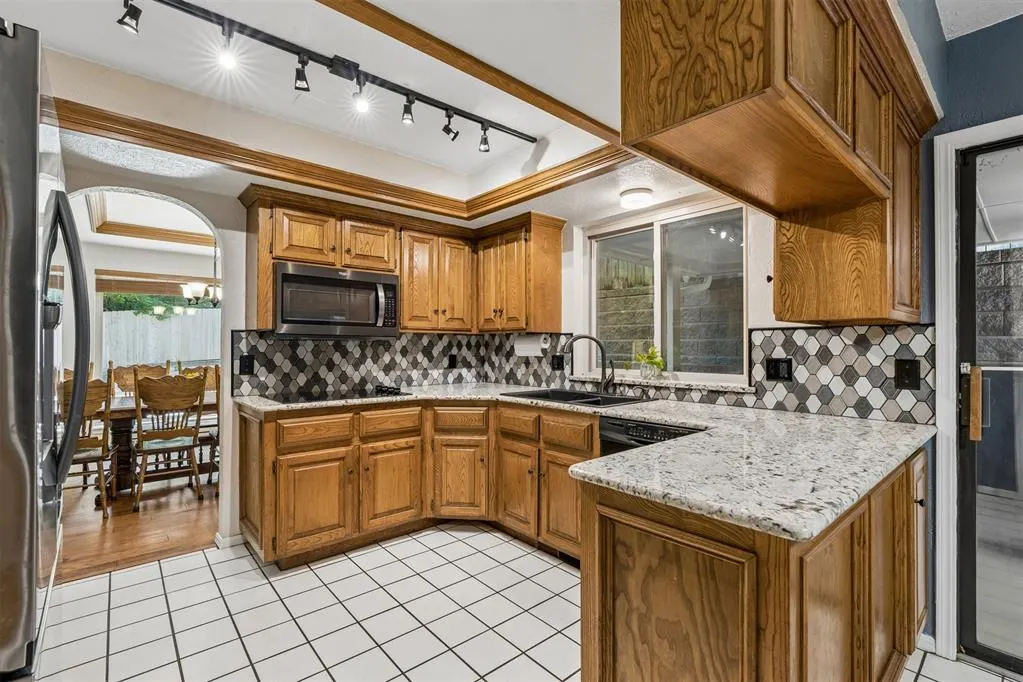 Photo 14 — 1220 Knights Bridge Road, Edmond, OK 73034