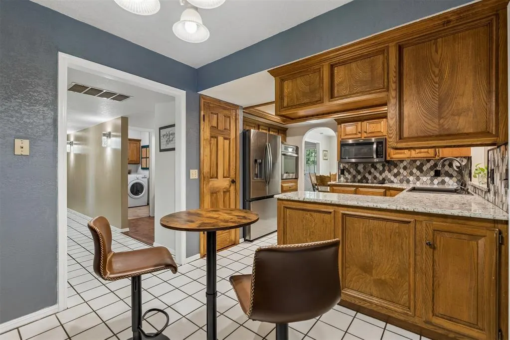 Photo 16 — 1220 Knights Bridge Road, Edmond, OK 73034