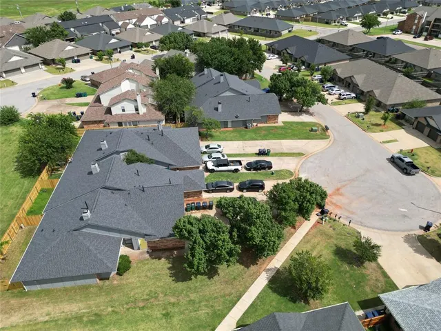 Photo 3 — 415 Vail Circle, Oklahoma City, OK 73114