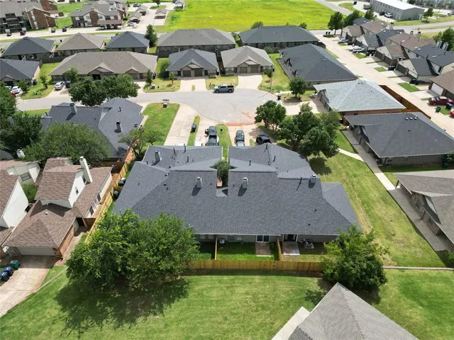 Photo 4 — 415 Vail Circle, Oklahoma City, OK 73114
